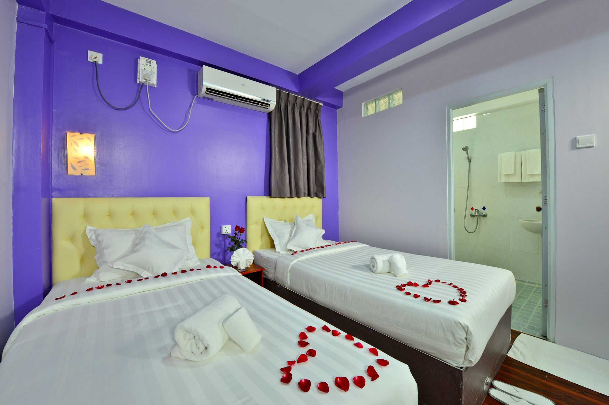 Okkala Hotel Yangon Exterior foto