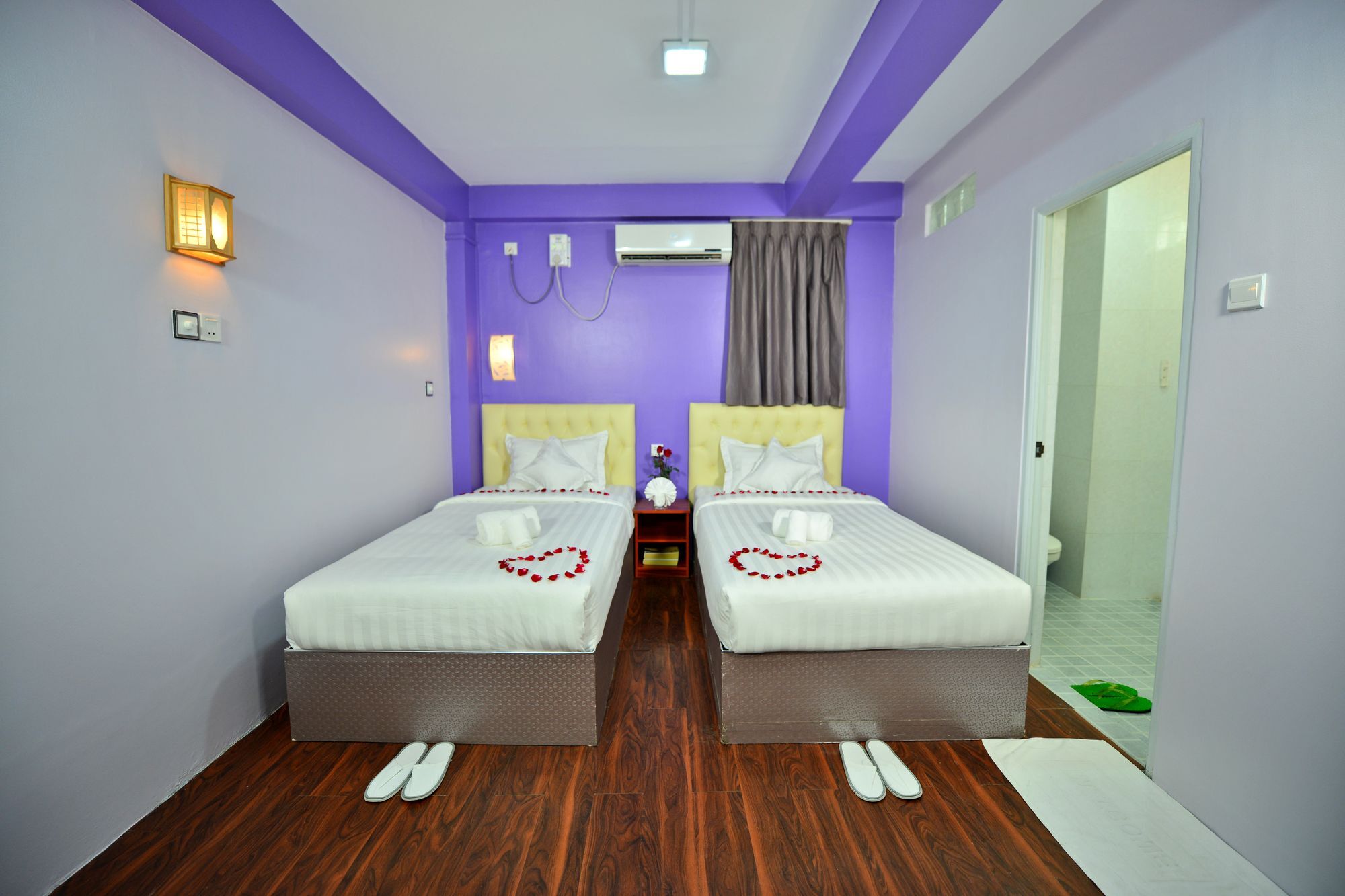 Okkala Hotel Yangon Exterior foto
